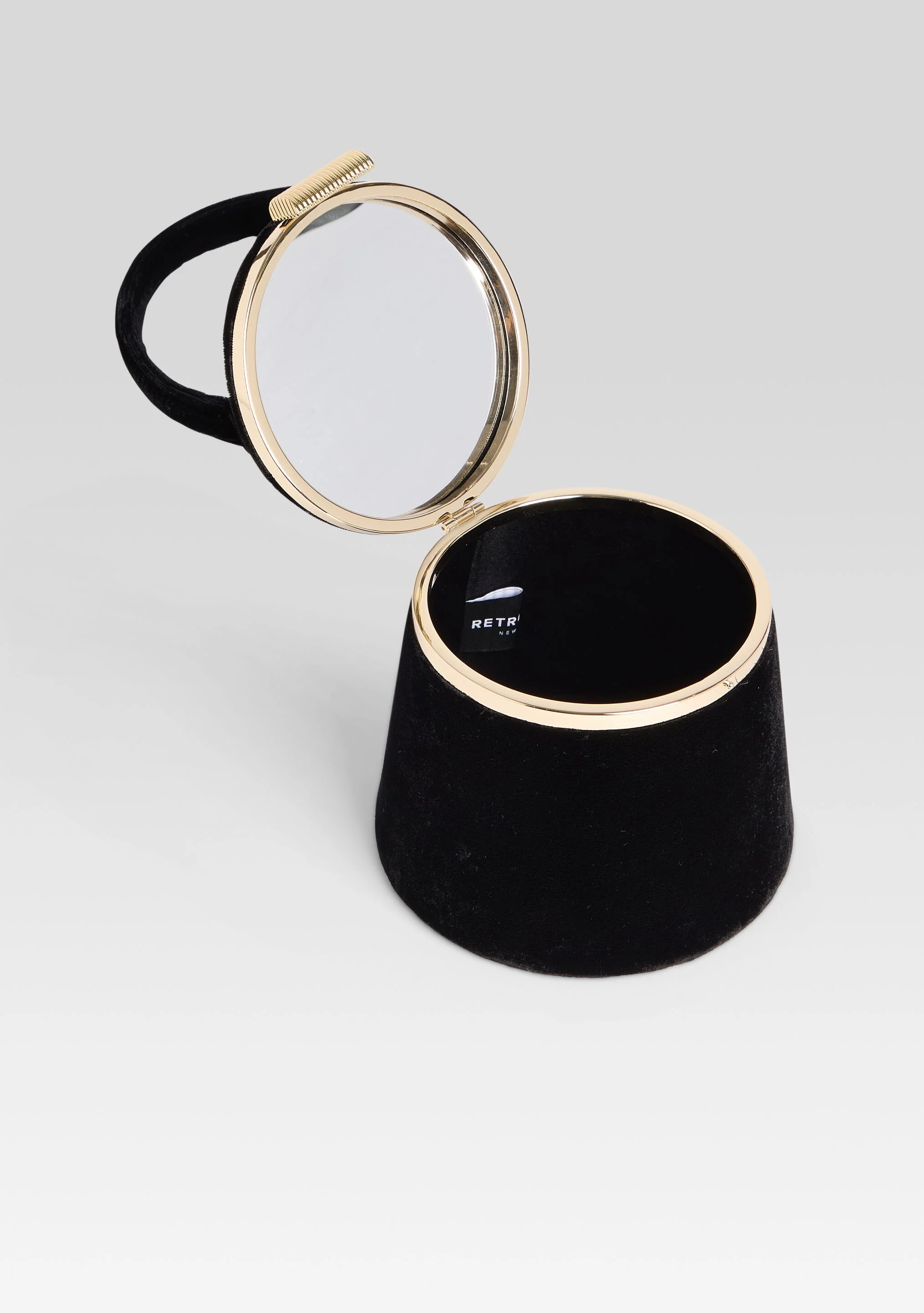 Lesla Velvet Case - Image 5