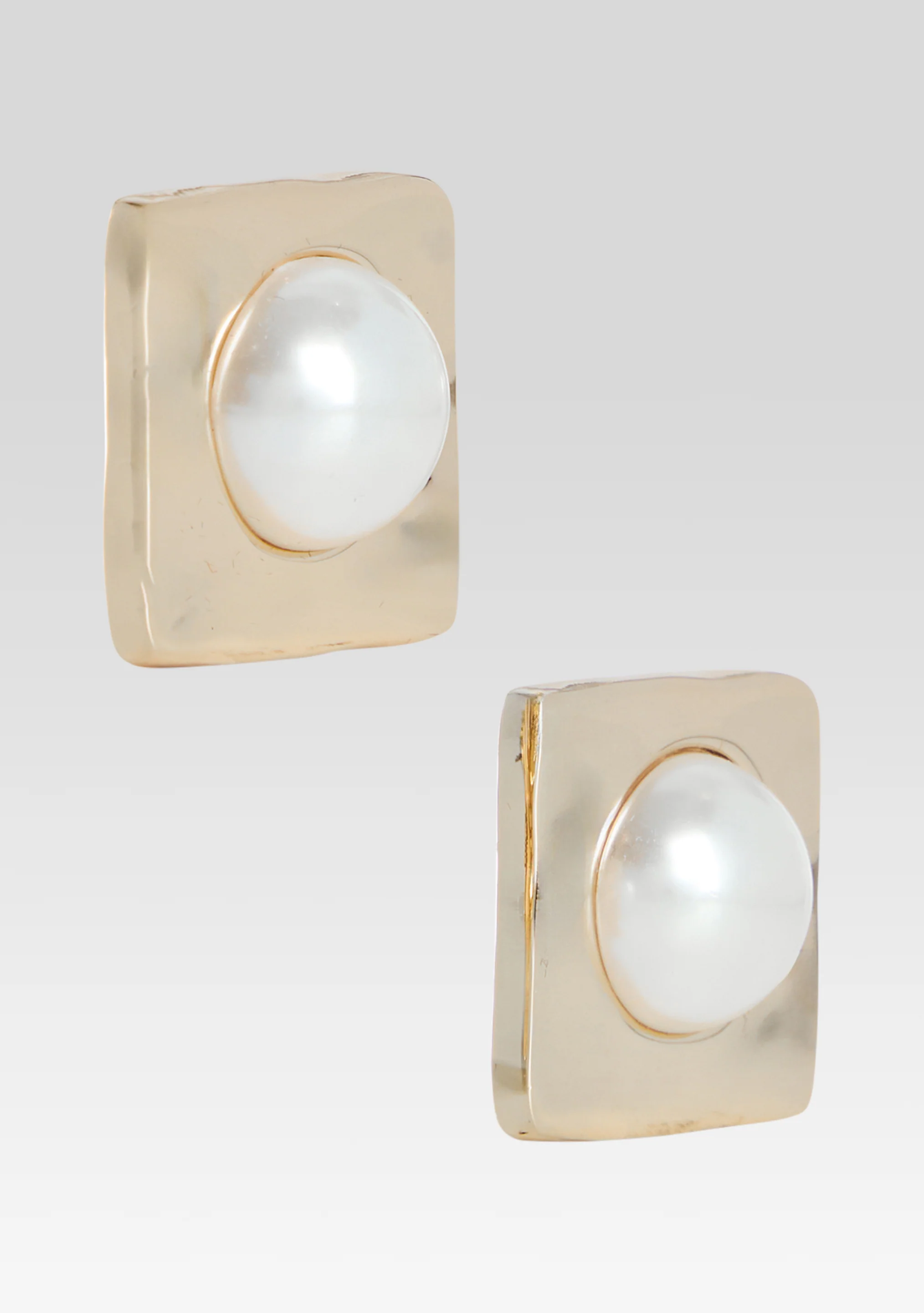 Nikki Pearl Earrings - Image 3